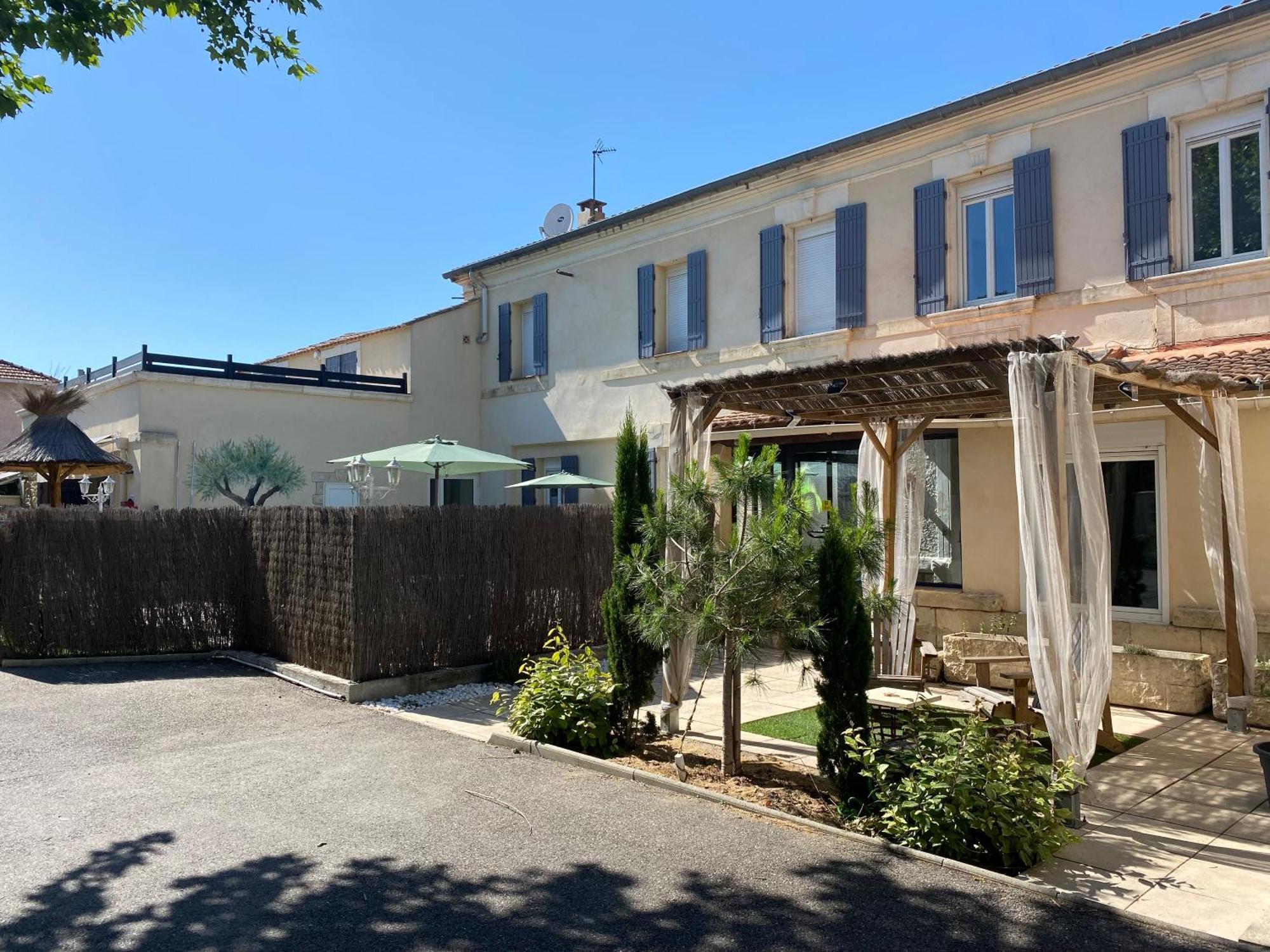 L'Escale Des Alpilles Hotel Rognonas Buitenkant foto