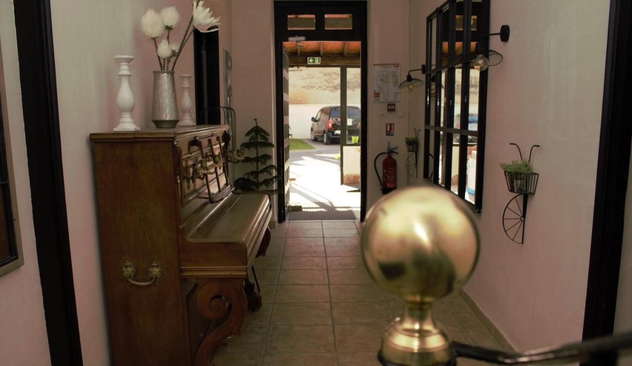 L'Escale Des Alpilles Hotel Rognonas Buitenkant foto